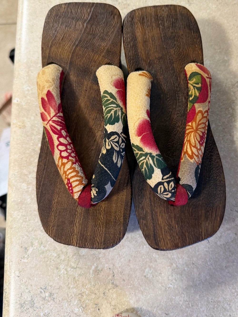 Traditional Wooden Geta Sandals with Floral Fabric Thongs - Multicolor